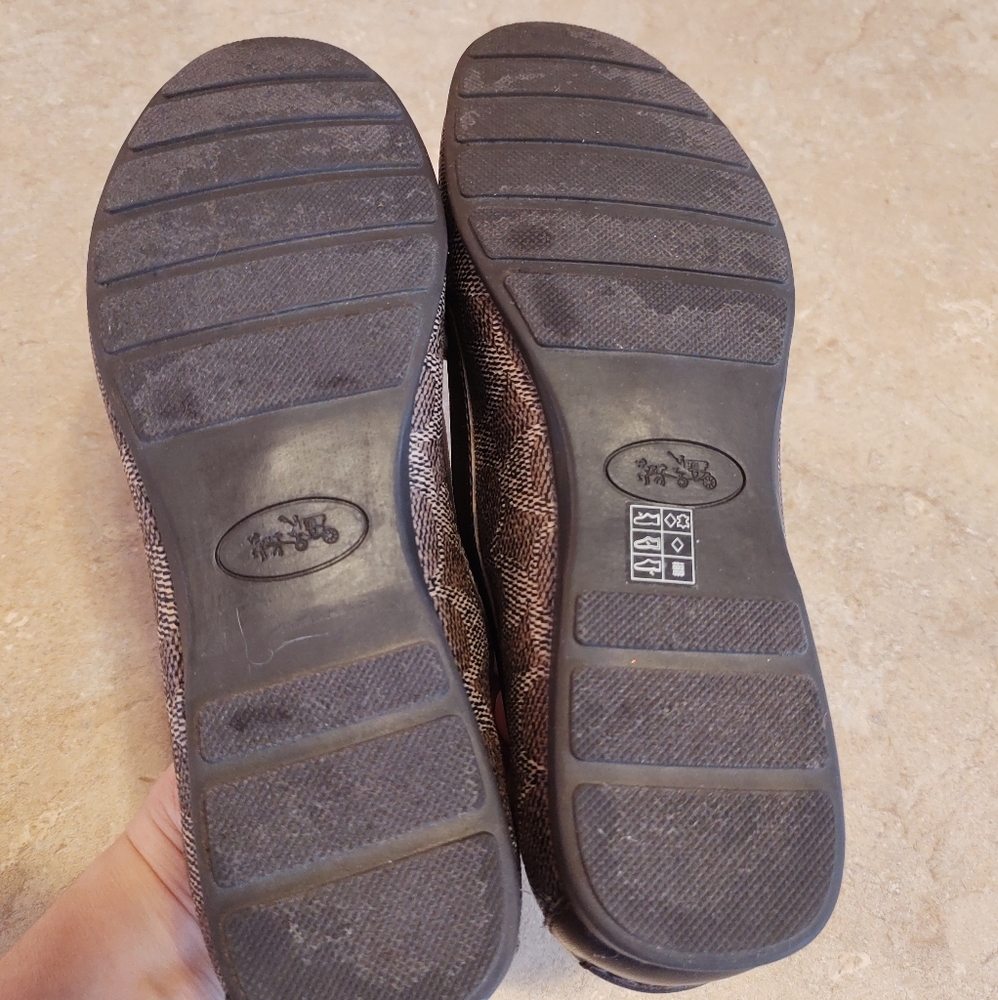 Coach 'Olive' brown signature print leather slip on loafers - Picture 10 of 14